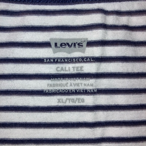 Levi's Tops | Levis Cali Tee Shirt New XL - Picture 3 of 3